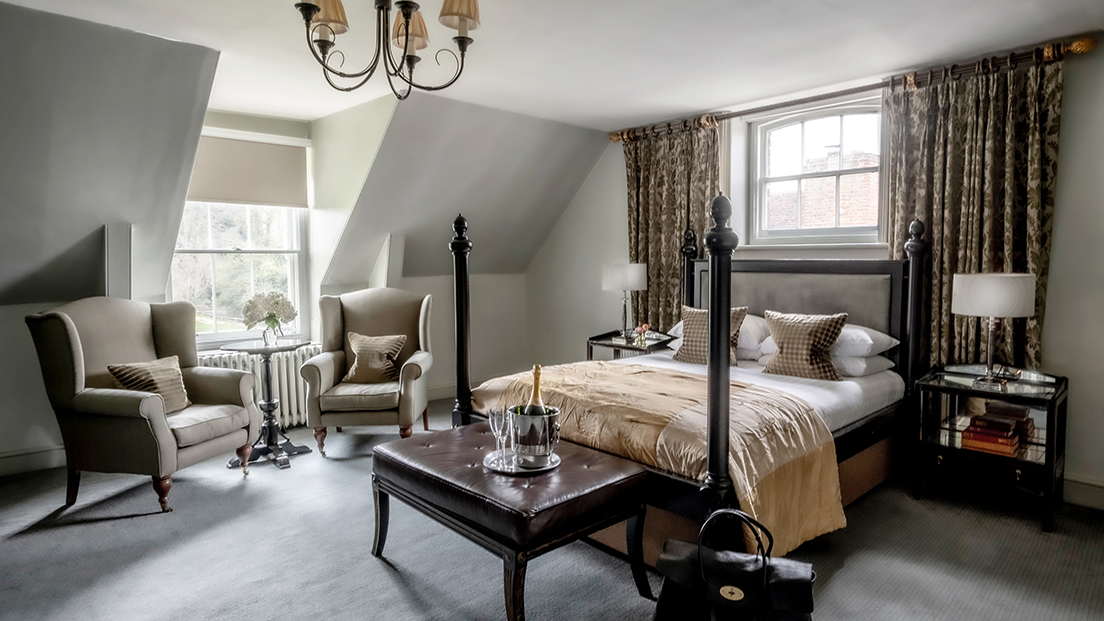 FEATURE BEDROOMS